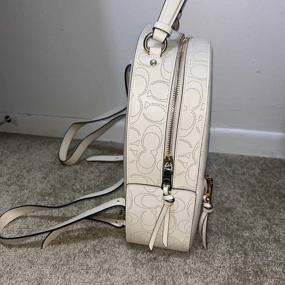 Coach Off-White Signature Backpack - Picture 4 of 9